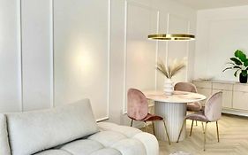Apartament DeLuxe Zamość Prywatny parking podziemny